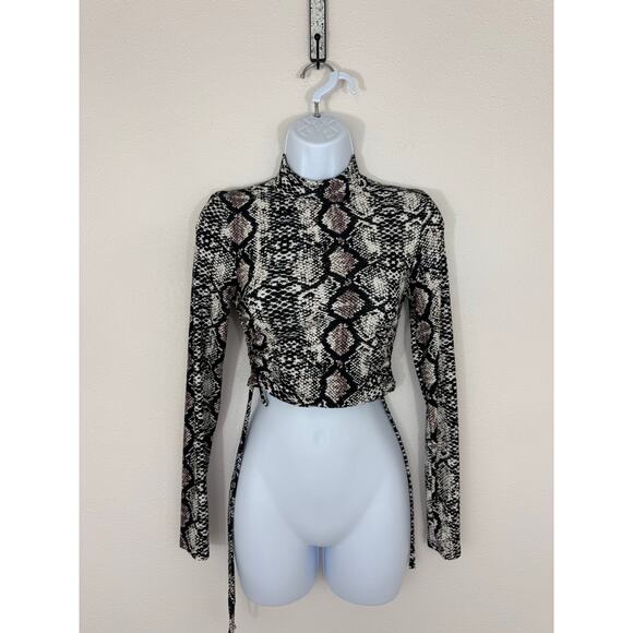 Forever 21 Snake Print Long Sleeve Crop Top Size Small - Picture 1 of 5